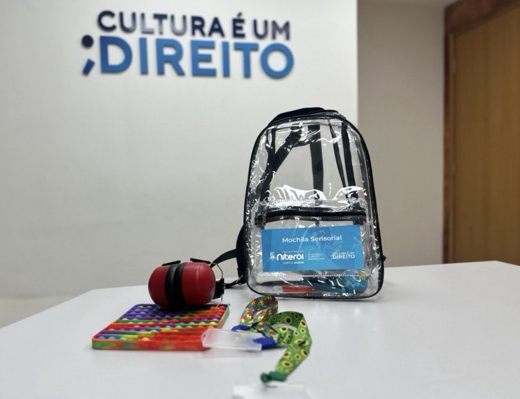 Secretaria das Culturas de Niterói amplia ações de acessibilidade com distribuição de mochilas sensoriais nos equipamentos culturais